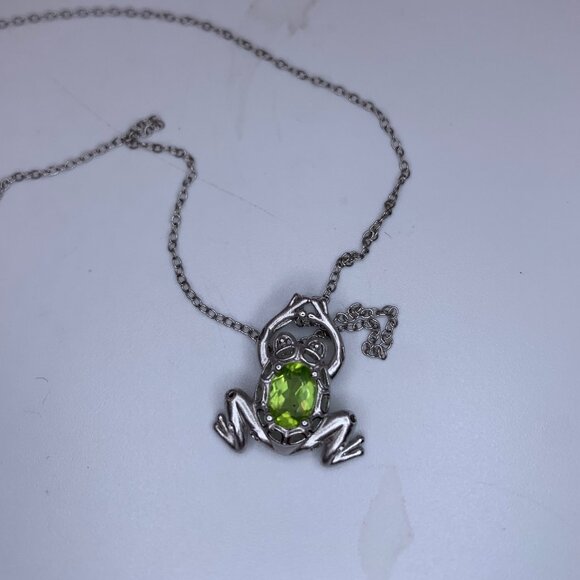 925 SILVER FROG NECKLACE WITH GREEN STONE - Picture 3 of 4